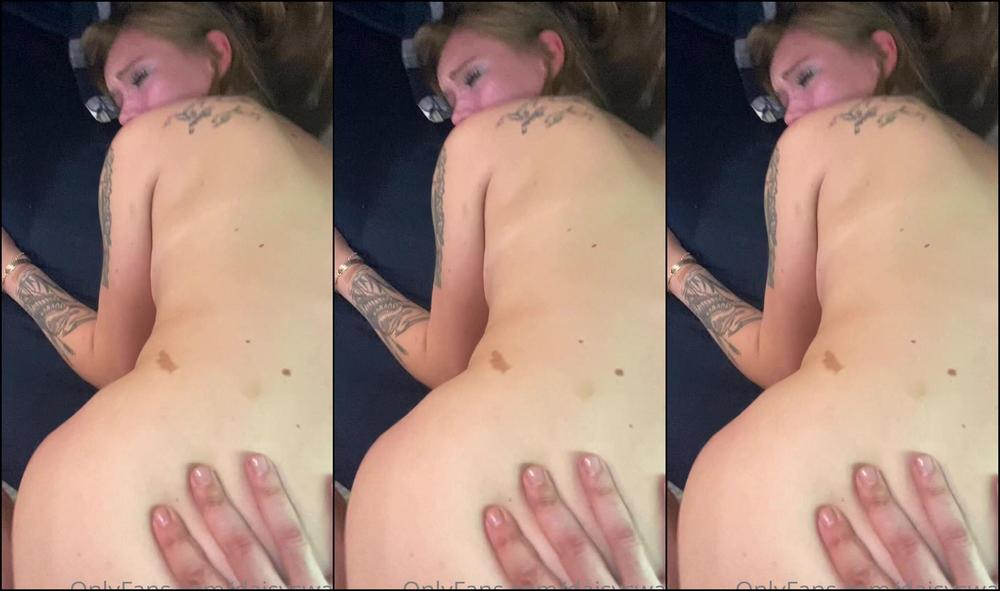 daisyswan-12-11-2020-1244593274