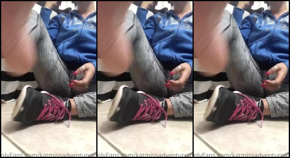 Adventuretoeskat Nicknamed Missadventuretoeskat Onlyfans Almost Forgot To Post This Yesterday These Socks Are Done What A Lucky Guy