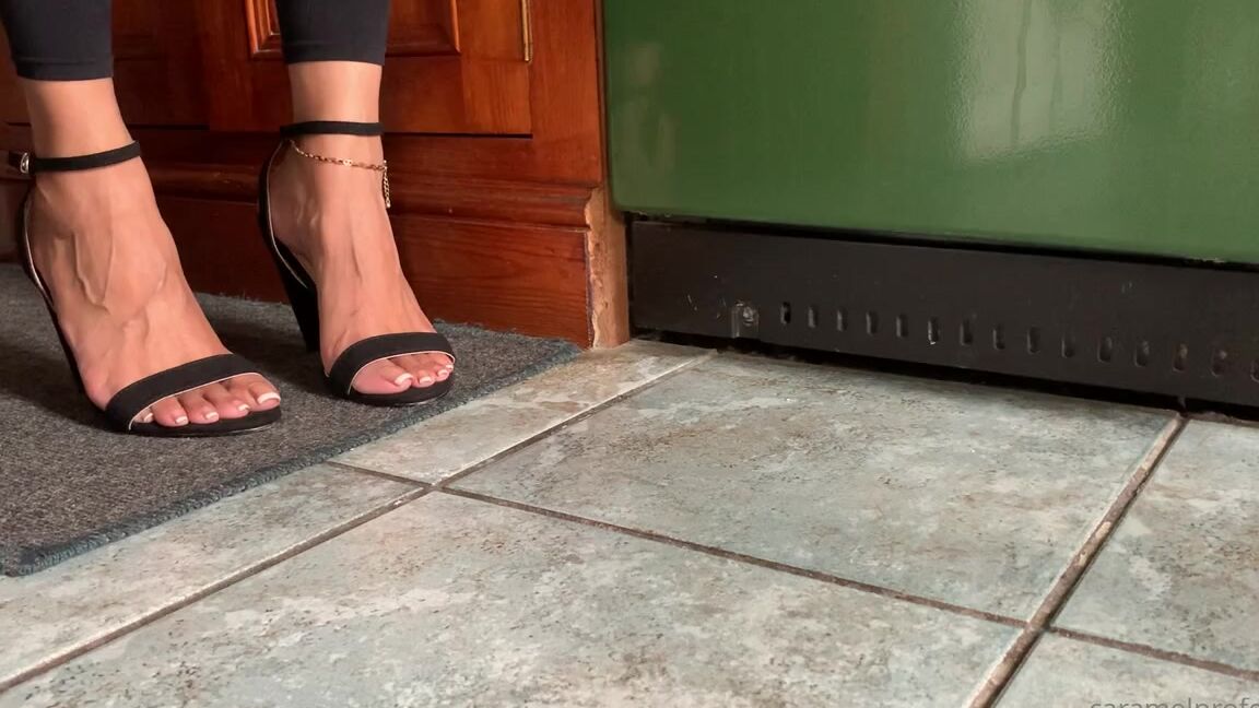 Puja Nicknamed Caramelprofessor Onlyfans I Was Going To Wear These Tonight But I M Staying In Hope You All Have2