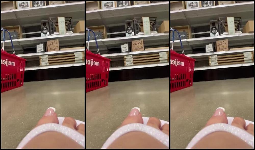 Veronica Soles Nicknamed Starr382 Foot Fetish 04 24 2023 Onlyfans Video Ive Shrunken You And Now You Are Riding My Feet As I Shop Around