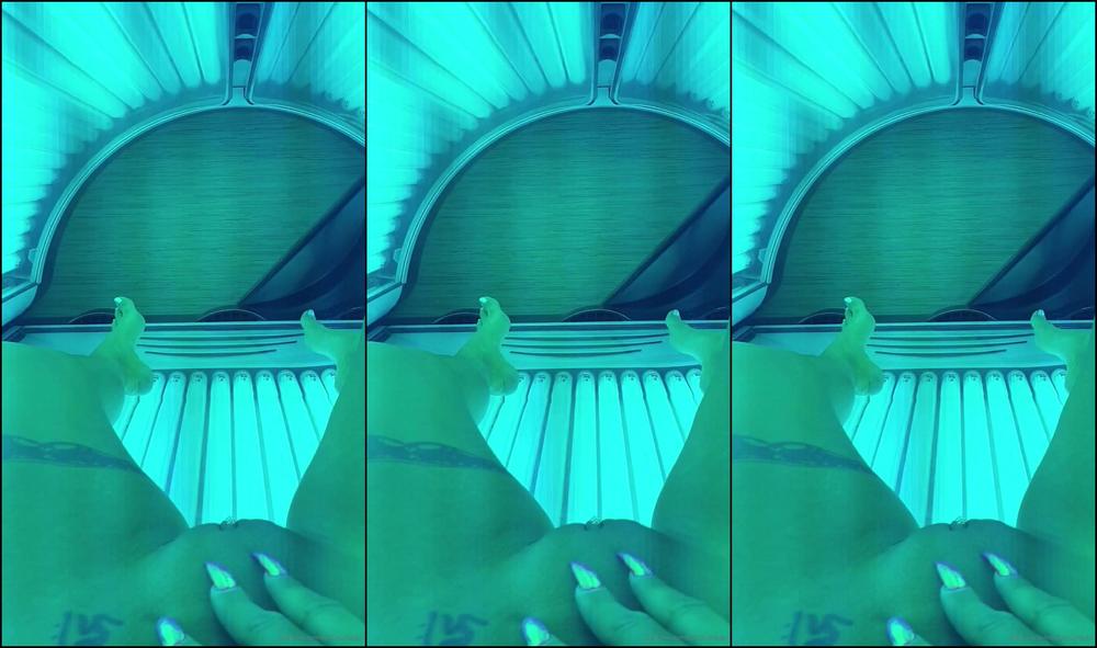 Princessjas Ux What I Really Get Up To In The Sun Bed