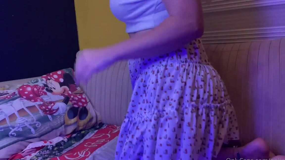 Pelin Asmr Aka Pelinasmr Onlyfans Yanmda Kal