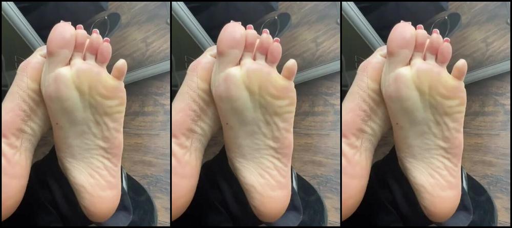 Greek Goddess Li Aka Greekli77 04 02 2024 Onlyfans Video Since The Mirror Video Was A Hit Heres A Heel View With The Mirror I