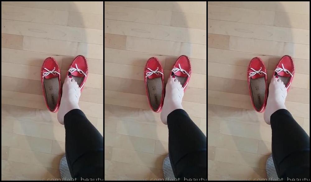 Feet Beautyx Nicknamed Feet Beautyx 04 15 2021 Onlyfans Video Julies Mom Has Got It Going On Come Raid My Moms Shoe Closet With Me