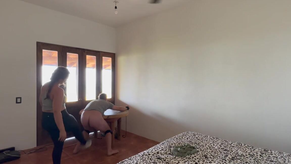 Miss Lady Lynx Nicknamed Missladylynx Onlyfans Happy Friday Remember How Much I Love To Play With Balls Or I Mean Destroy Them