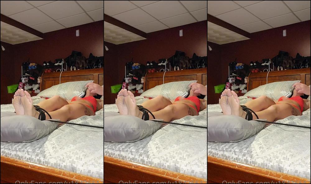 u184265127-12-02-2022-2361520024-bikini-tickle-guesssing-game