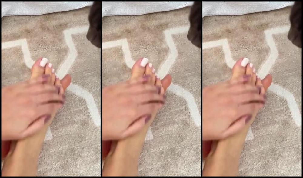 Enna 88 Onlyfans 4 Delicious Minutes Of Massage Imagine The Softness Of Those Soles Who Would Like To Massage