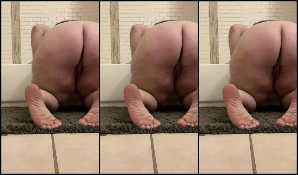 Aminamarie Onlyfans Have To Make Sure Its Clean Before I Get In