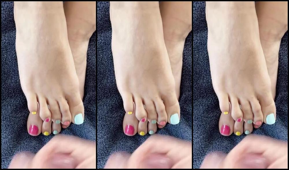 Brooke Jones Nicknamed Myposedtoesvip Onlyfans He Absolutely Loved My Multi Color Pedicure So Much That He Wanted To Cover It In Cum One More Tim 5