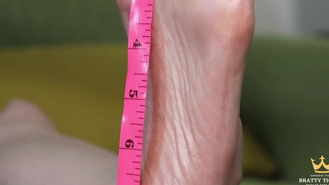 Tickles Soft Soles Nicknamed Ticklessoftsoles Onlyfans Measuring My Feet Wrinkled Soles High Arches Long Toes I Use A Measuring Tape To Measure My Feet
