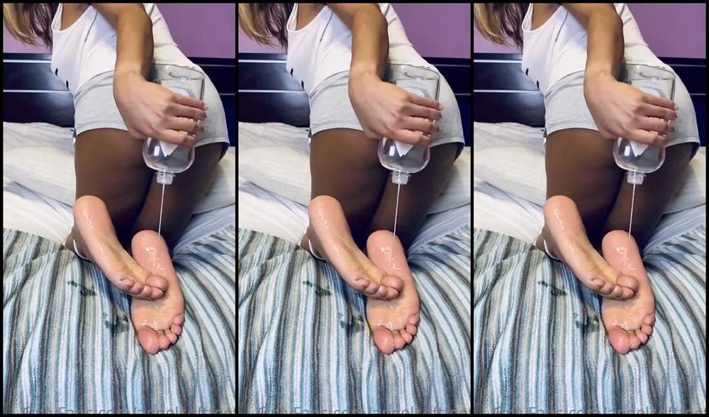 Soft Angel Soles Nicknamed Angelsoftfeet Onlyfans Everything Is Better In Slow Motion Here S A Sneak Peekdm Me If You Want To See The Full Video