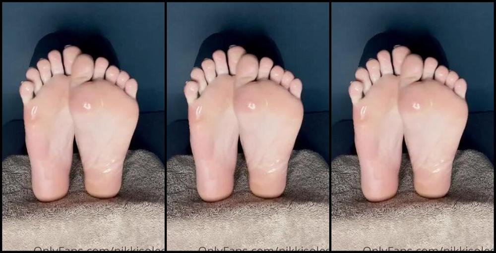 Nikkisoless Onlyfans I Thought I Would Prop Up My Meaty Soles So You Can Have A Nice Target For Your Juicy Cum Let