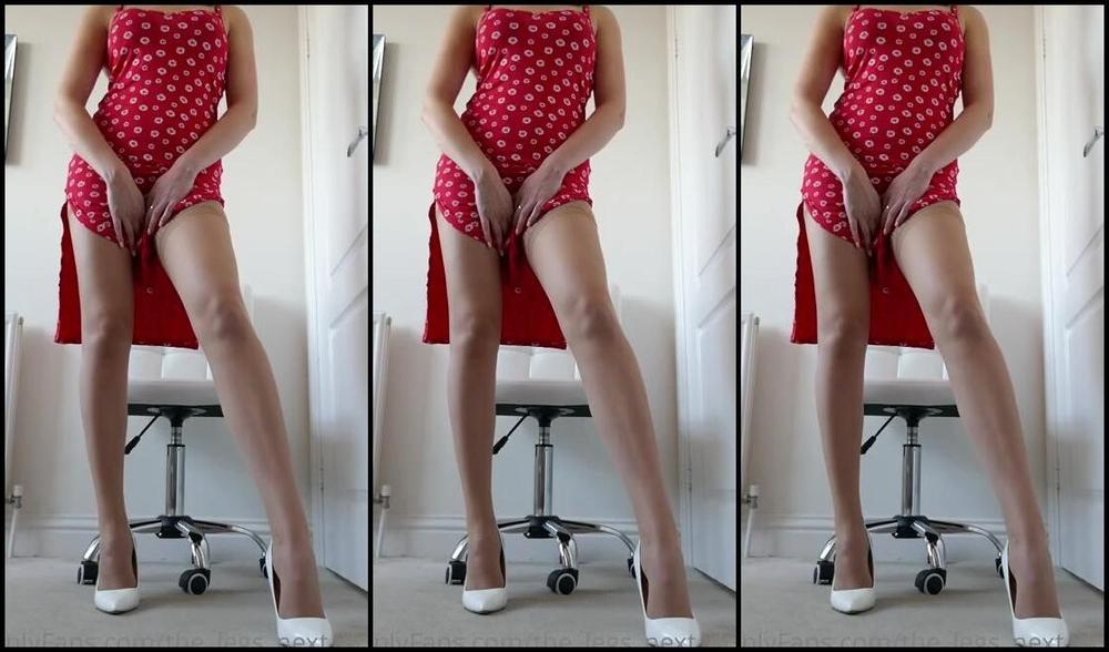 The Legs Next Door Nicknamed The Legs Next Door Onlyfans Now Boys It Would Only Be Fair After The Huge Photo Set I Gave You In This Outfit To Show Of Bot