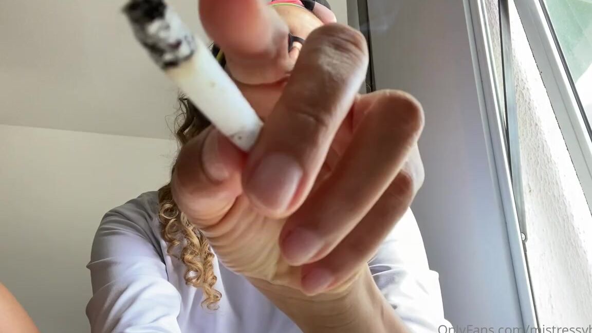 Mistress V Black Nicknamed Mistressvblack Onlyfans Smoking Queen