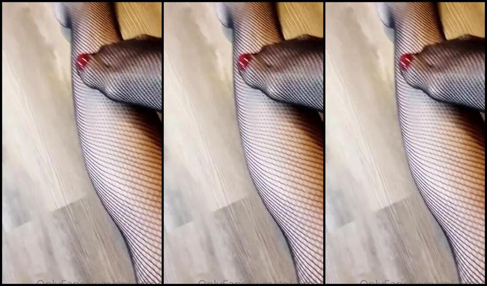 Sofiastoe Aka Sofiastoes Onlyfans I Want You To Take Off My Fishnet Stoking And Play With My Toes You Have Permission To Do Everyth