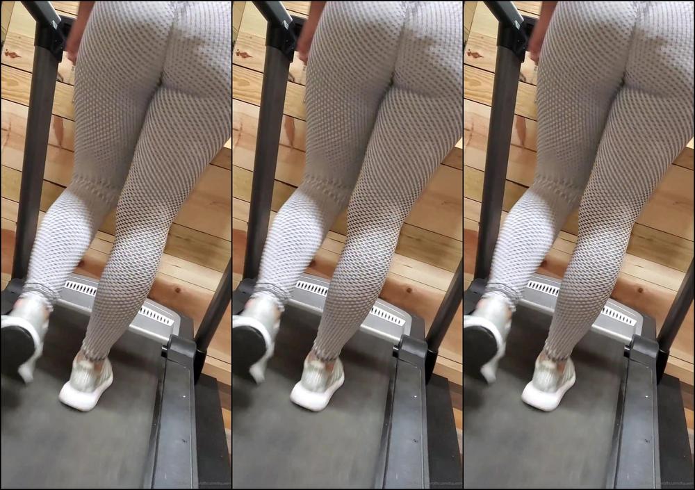 laurenthegaqueen-22-02-2021-2038062906-if-ya-ll-like-this-i-ll-do-another-one-next-time-i-do-legs-and-squat-on-the-camera-for