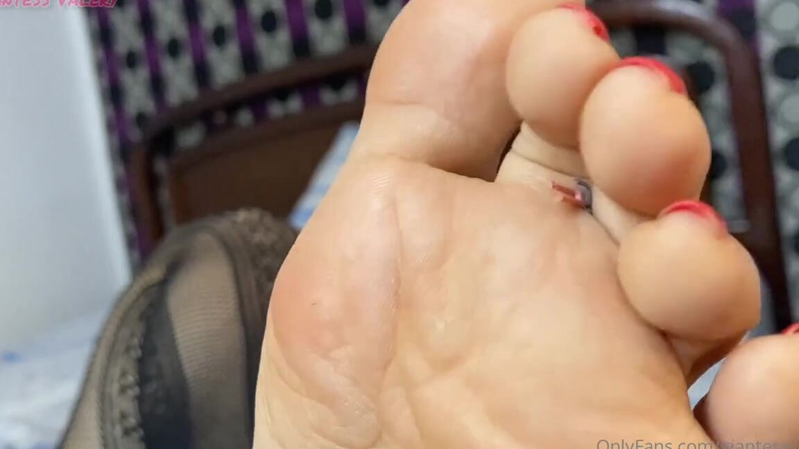 Valery Maxwell Nicknamed Giantessvalery Onlyfans 01 04 2024 Another Tiny To Play With We Will Have A Lot Of Fun Part Ii