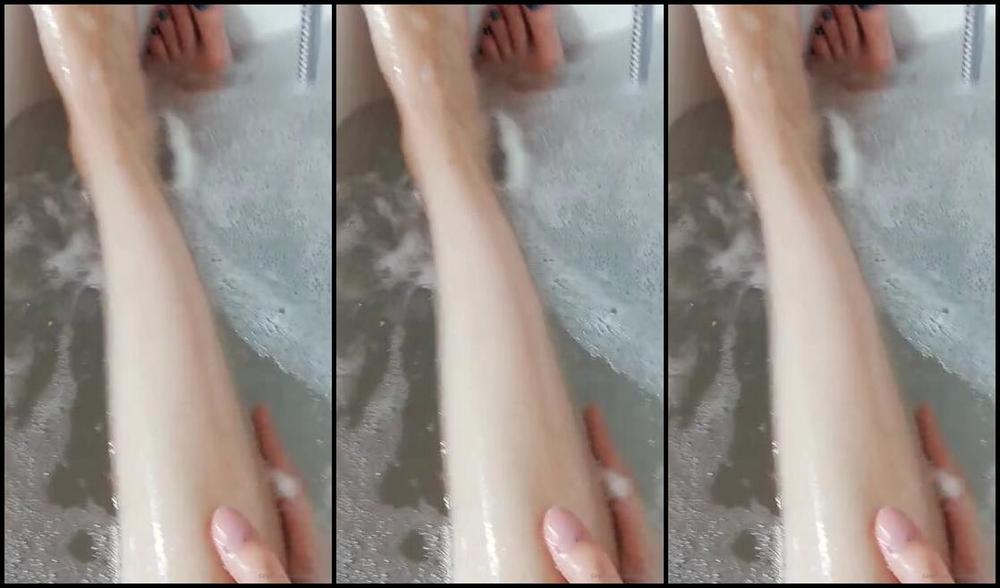Lady Perse Onlyfans Relax In The Bath Who Woud Like To Massage My Feet
