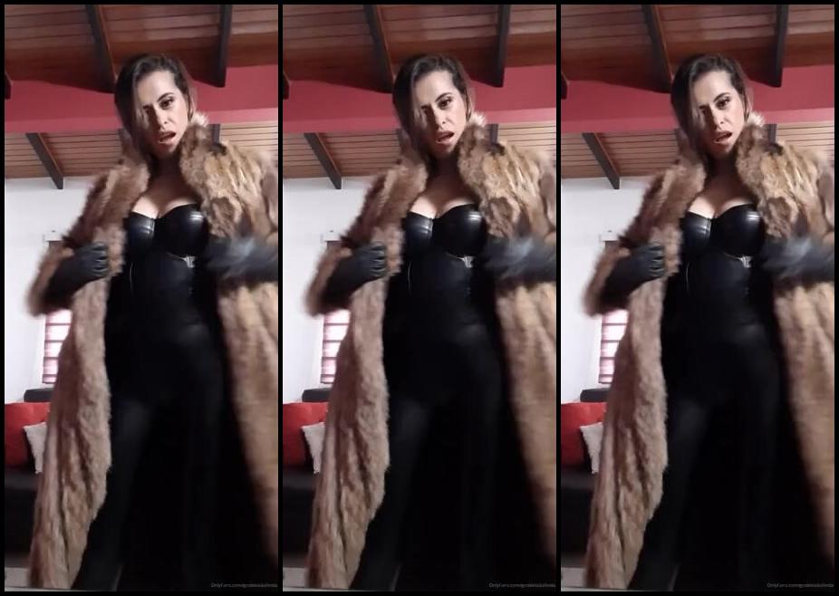 Goddess Kalinda Nicknamed Goddesskalinda Onlyfans I Enjoy My Fur Coat To The Fullest And Of Course I Know That It Makes