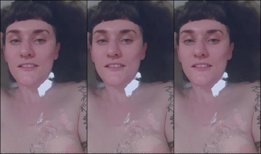 Hypnohedonista When I Take A Bath Everything Feels So Far Away My Thoughts Rise Off Me Like Steam My B