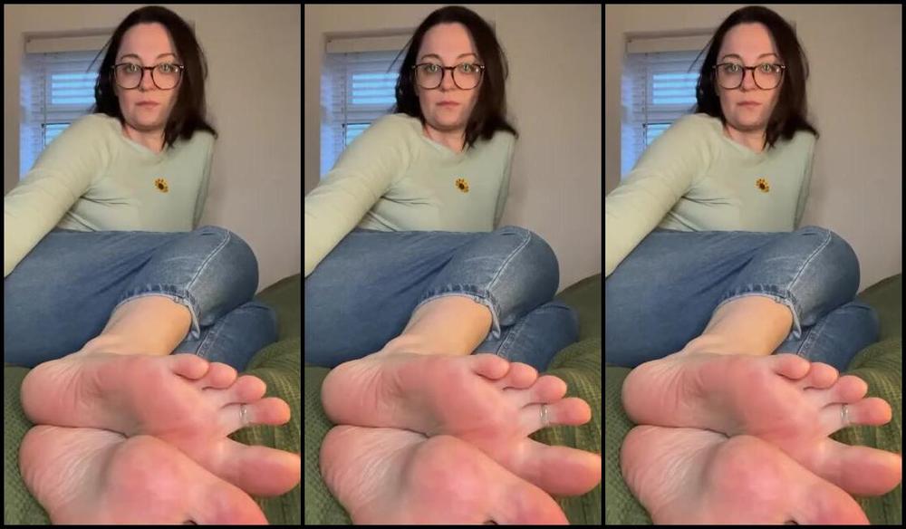 Mimisfeet1 Aka U81134601 Onlyfans Who S Going To Be A Good Boy And Worship Auntie Mimis Smelly Soles