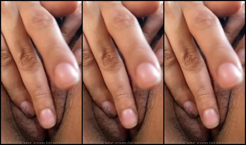 Valery Maxwell Nicknamed Giantessvalery Onlyfans 08 21 2023 Can You Handle The Heat Of My Pussy