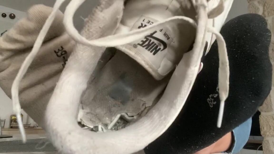 Emmysfeetandsocks Aka Emmyfeetandsocks Onlyfans Sweaty Sweaty Sweaty That S All I Can Say About These Socks I Guess We Re On Day 6 Or 7 Idkp