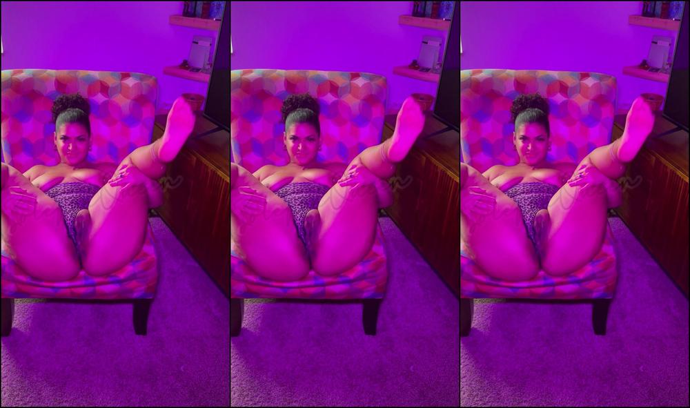 soleful-queen-25-04-2022-2436018069-just-vibing-feeling-myself-