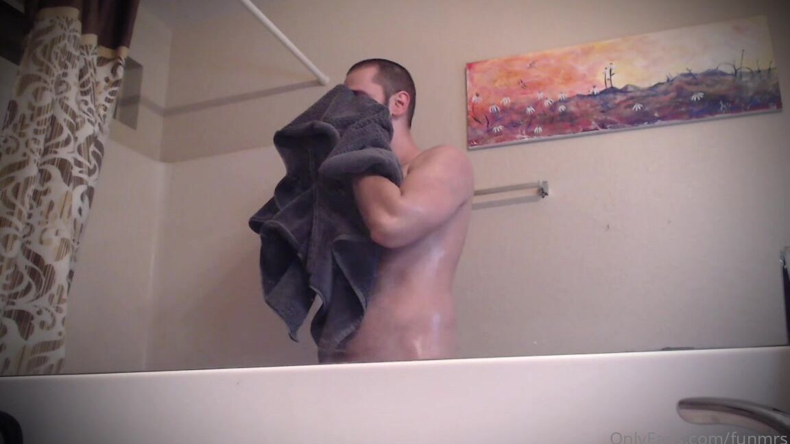 Funmrsmith Heres Me Taking A Shower With Some Sexy Music In The Back Lol I Did My Best Haha Hope