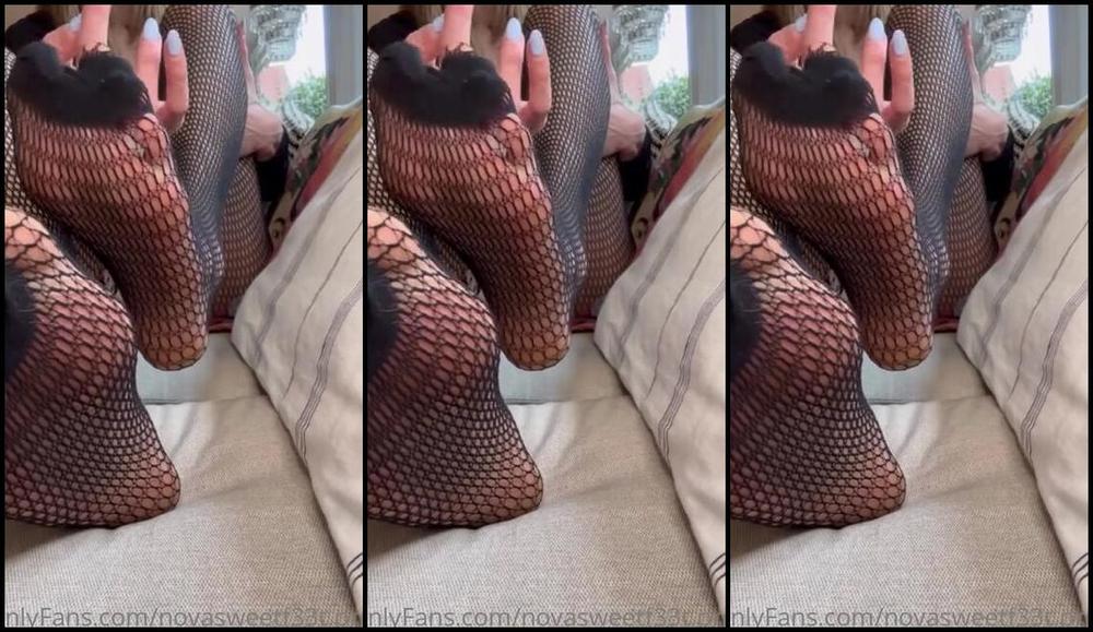 Indubiopronova Nicknamed Indubiopronova Onlyfans The Movements Of My Feet Captivate You You Wanna Kiss Them Touch Them Know How Wonderful