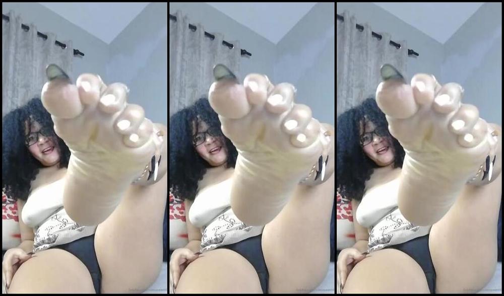 Meryann Aka Solesqueenrd Onlyfans Hello Guys Long Toes Nails Pleasing A Fan Who Love It Well I Love Long Too