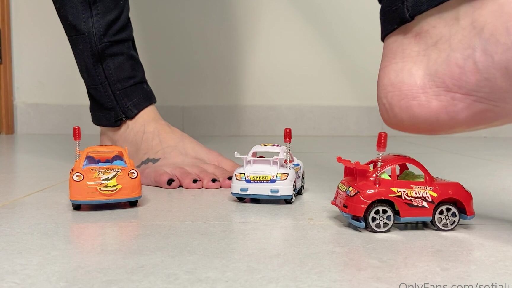 Sofialuttvip What If A Bad Girl With Pretty Feet Decided To Break Her Toys Come Enjoy This Evil Giante