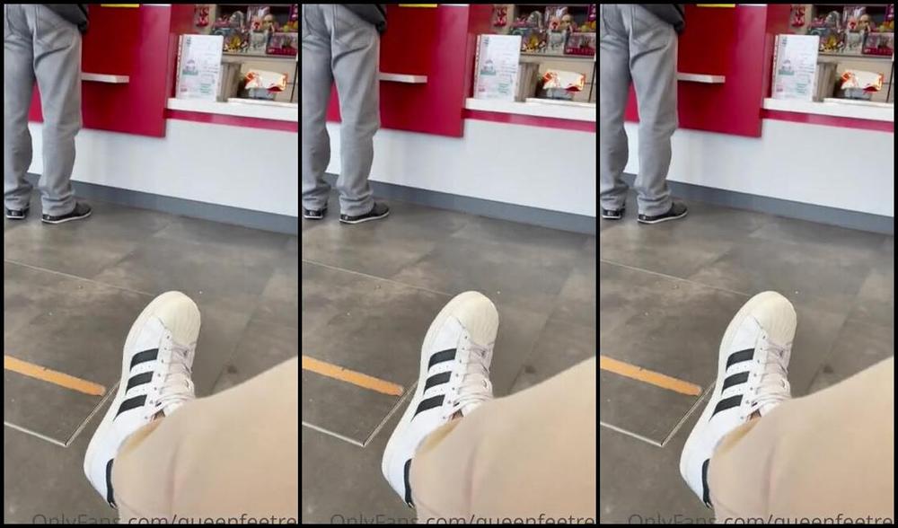 Queenfeetred Nicknamed Queenfeetred Onlyfans When I Wait At The Post Office To Send Tights And Socks For You