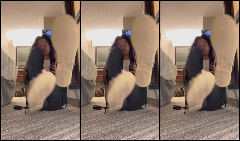 Solelessky Onlyfans You Can T Stay Away From Me Once You Hear My Soles Slap Against Your Favorite Flip Flops