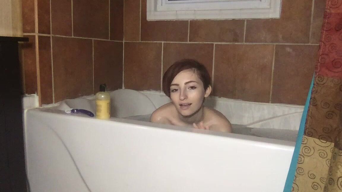 Ivory Kiss Sister Gives Spying Brother Joi