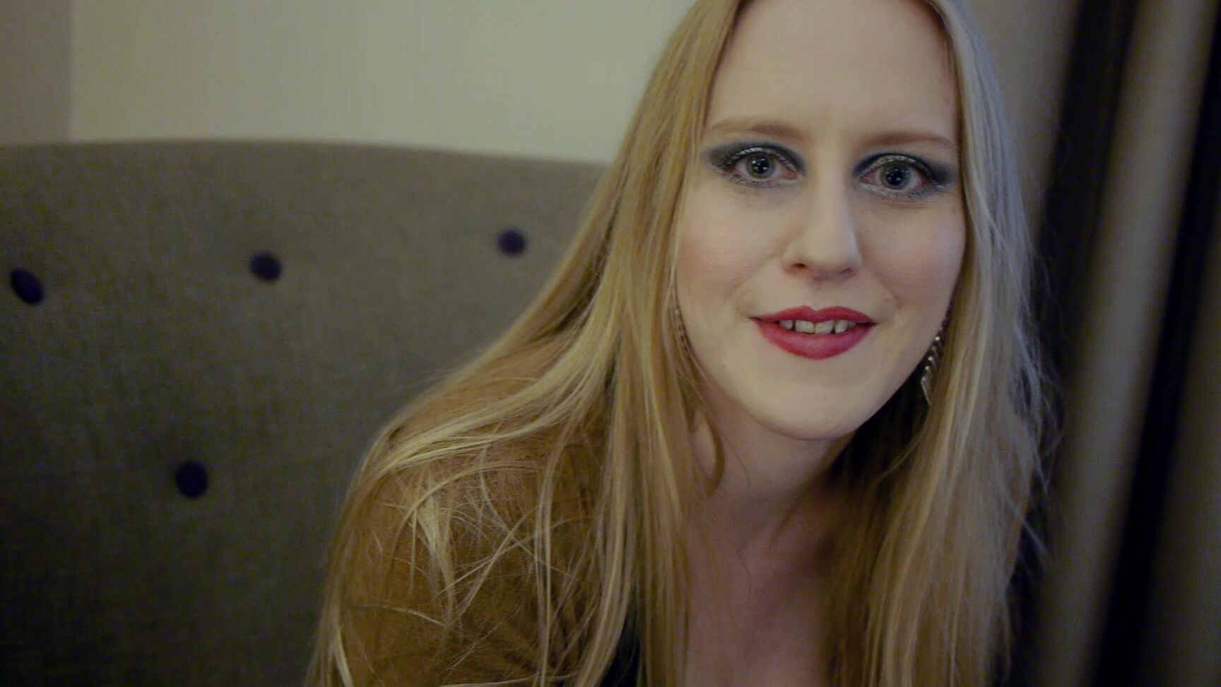 Blonde,Cuckolding,Dirty Talking,Humiliation,Photo Shoot lumeproductions lucy discovers cuckolding ManyVids