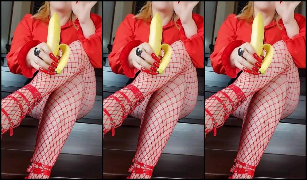 Lora Long Nails Nicknamed Loralongnails Onlyfans I Eat A Banana With My Lips