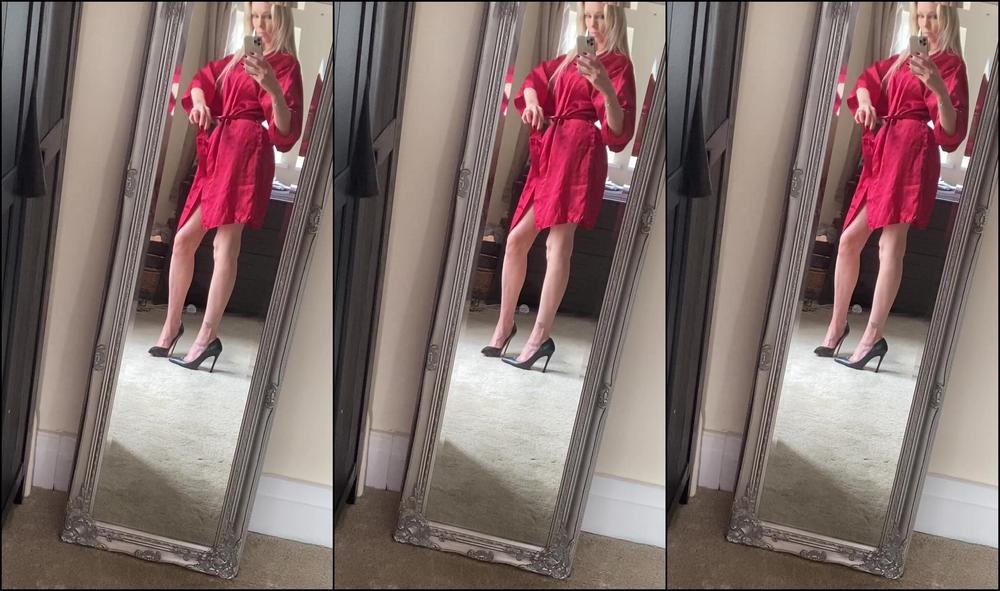 Lady Dark Angel Red Silk Dressing Gown And Heels