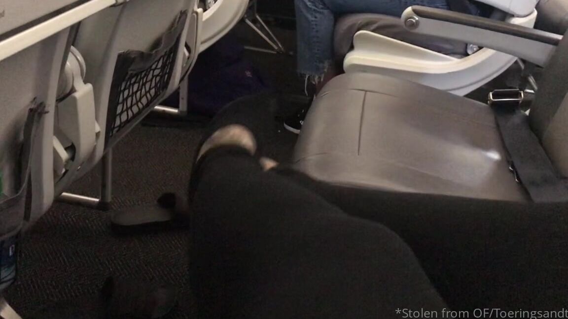 Toeringsandtats Sooooo I Barely Made It In Time To Board My Flight But Decided To Make A Video On The Pl