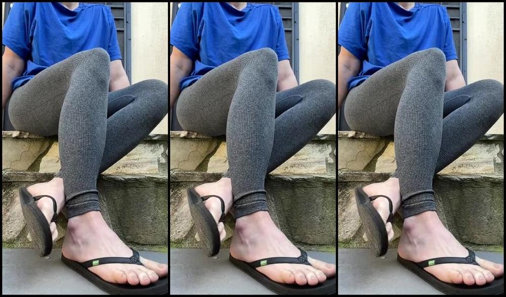 Athletoes Nicknamed Athletoes Onlyfans These Flip Flops Make The Best Thudding Sounds