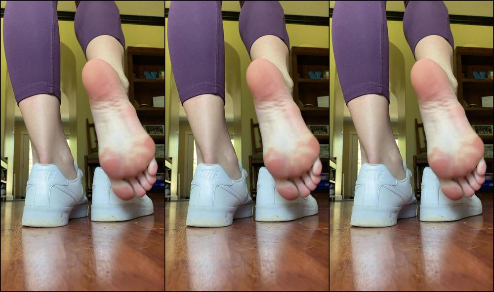 Goddesstalltasha 2403086223 03 24 2022 No Socks In My Shoes Today Who Wants A Sniff I Apologize It S Been A Hectic