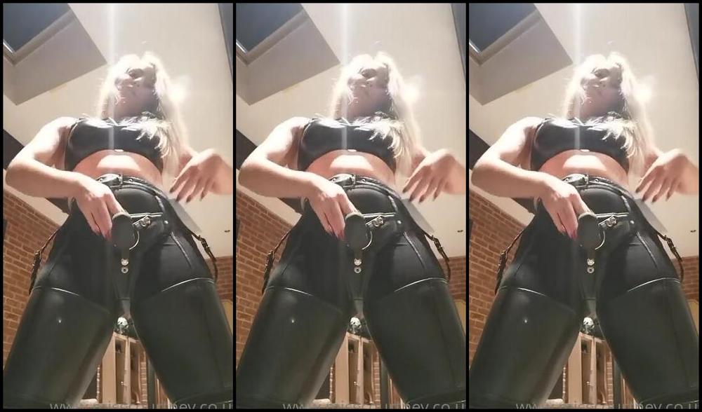 Misscourtneym Onlyfans Doesnt This Go Perfectlyp