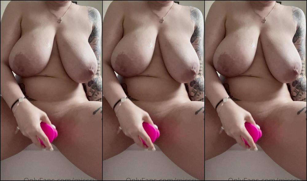 Missriaxo Watch Me Dildo Myself Until I Squirt Loads