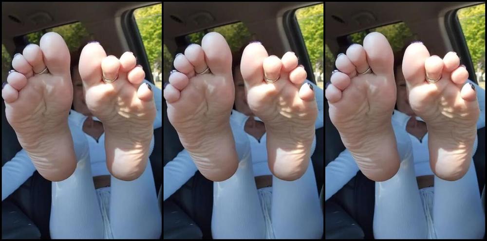 Babylumpstoes420 Onlyfans I Had To Take Sniff After My Run Once I Got Back In The Car Just Love Teasing You With My Wigglin 2