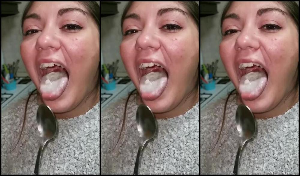 Emily Maxemilweber Nicknamed Maxemilweber 12 08 2020 Onlyfans Video Licking Spoon Lu4