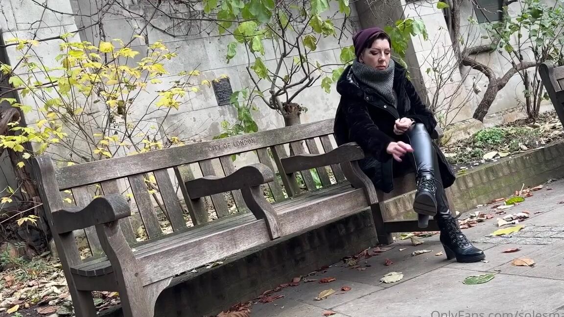Solesmad Fetish Queen Aka Solesmadvip Onlyfans Remembering London Public Park And Making U Drool