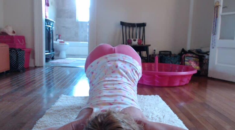 Truth Blond Mom Minute Titty Tease