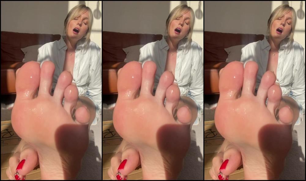 Littlemisssole Full Length Video Let S Have A Break From Unpacking You Can Be A Good Boy And Worship M