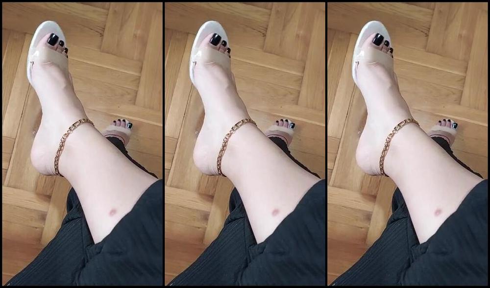 Mica Sandy Nicknamed Sandysmallfeet Onlyfans Soft Dominationhummmiliation Dangling Video