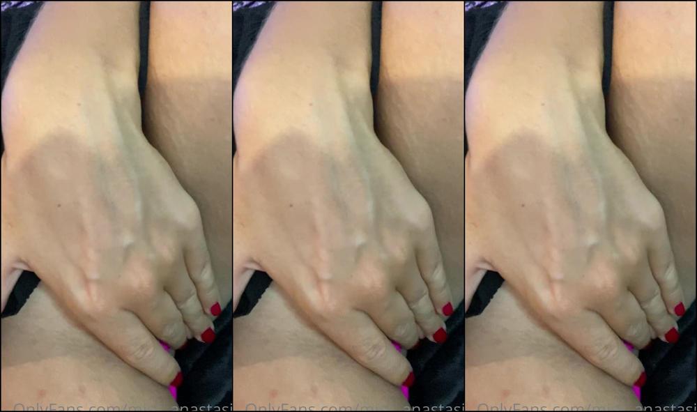 miss-anastasia-18-08-2020-727733550-how-s-your-week-going-so-far